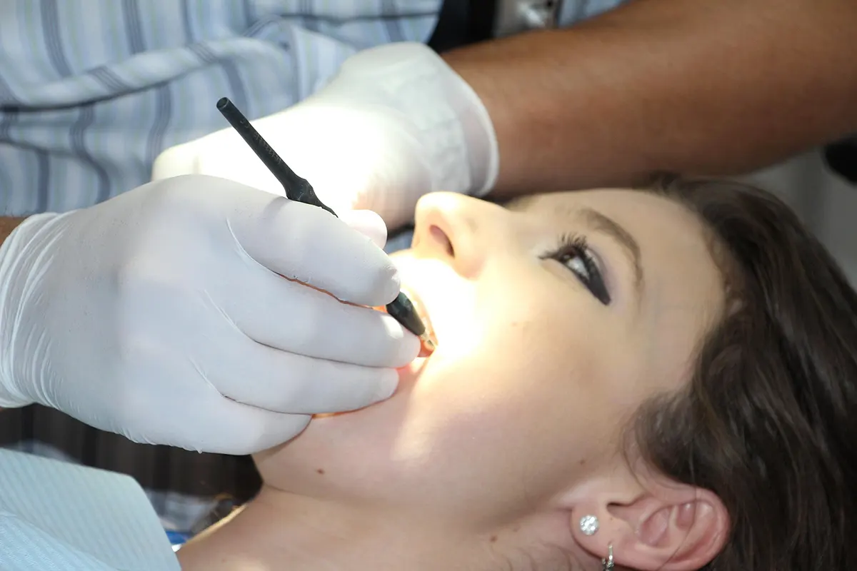Lee más sobre el artículo Implantes dentales en Lugo: guía completa para pacientes